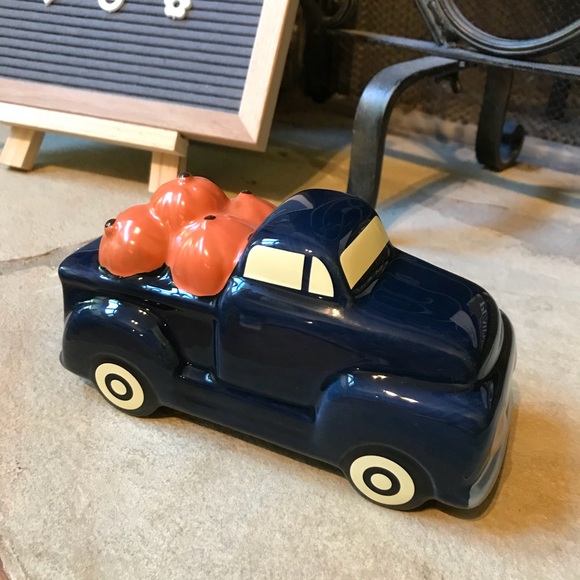 Ceramic Fall Pickup Truck and Hanging Wooden Sign - Picture 2 of 3